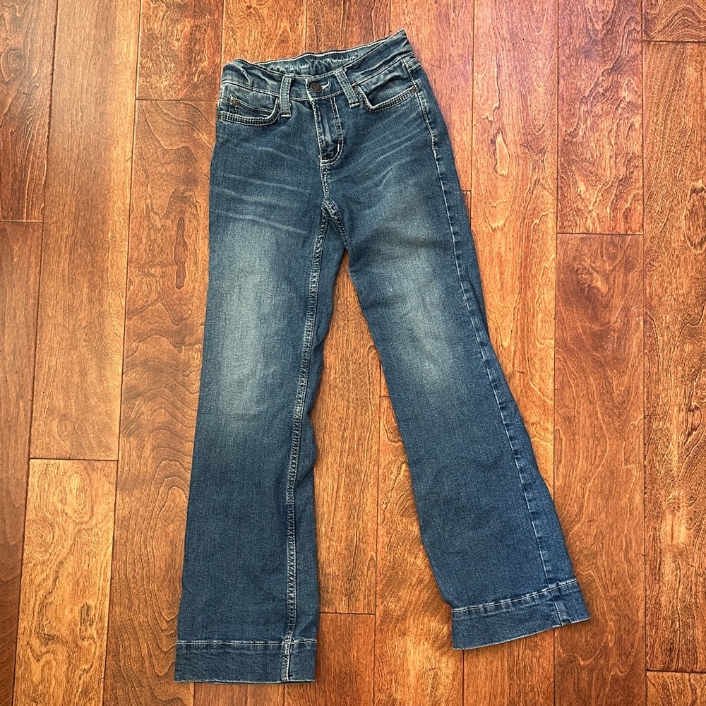 grils size 10 Wrangler wide leg jeans